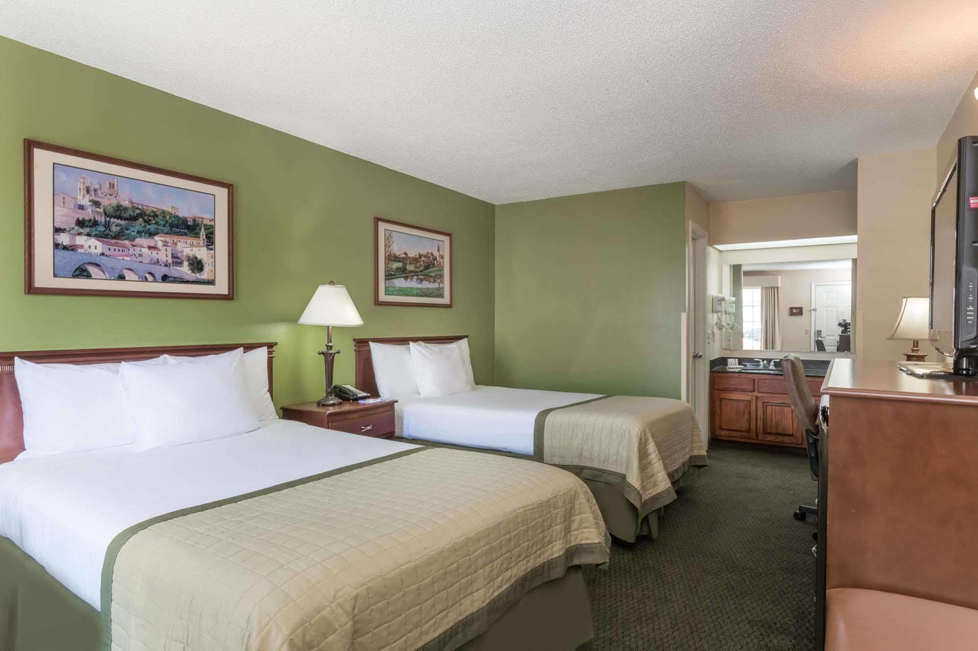 Hotel Baymont By Wyndham Waycross Exterior foto